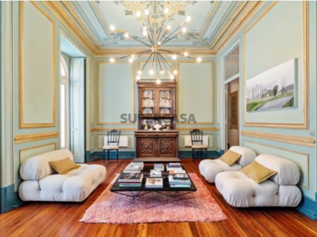 Moradia de charme com piscina e jardim para venda, em Lisboa