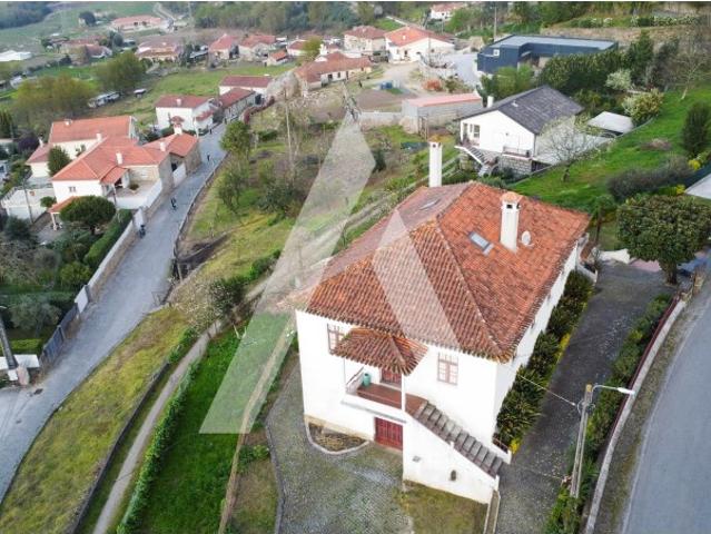 Moradia de Charme com Terreno Urbanizável em Mogege