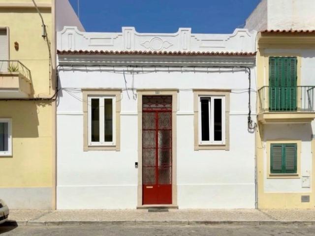 Moradia de Charme Remodelada | 3 Quartos | Pátio | Rooftop |. 0m² Faro Sé e São Pedro