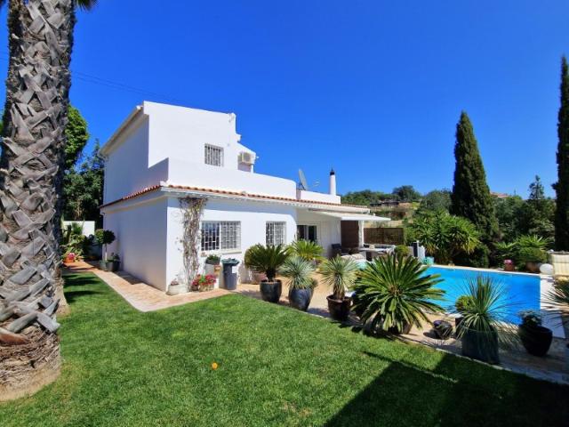 Moradia de Exceção com Vista Panorâmica sobre o Mar Loulé, Algarve