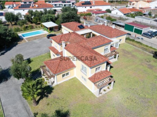 Moradia de excelência com piscina e terreno