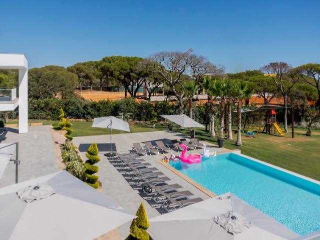 Moradia de estilo contemporâneo e com linhas modernas, Pinhal Velho, Algarve