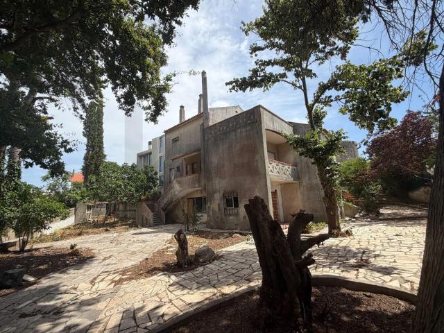 Moradia de gaveto para reabilitar com vista de mar em Oeiras 210m² Oeiras E São Julião Da Barra