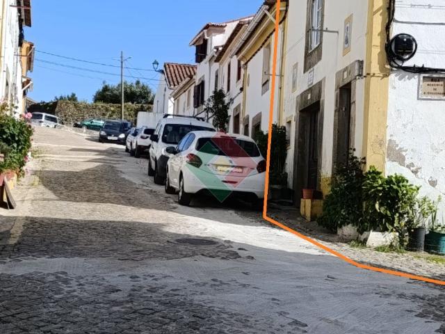 Moradia de gaveto, para venda, Castelo de Vide Santa Maria da Devesa