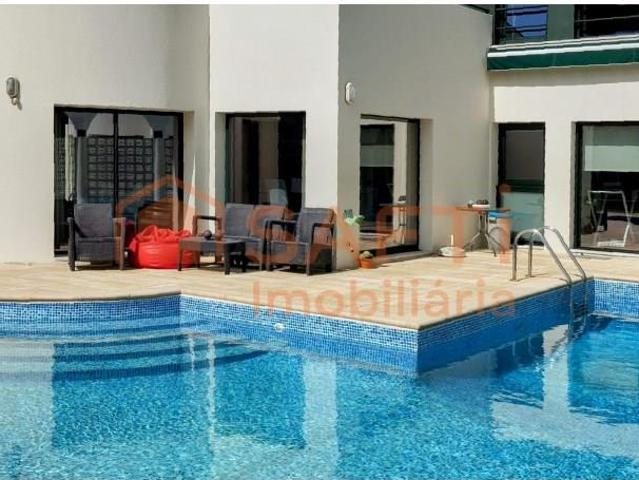 Moradia T4 em Porto Junto ao Rio 615m² Foz Do Sousa