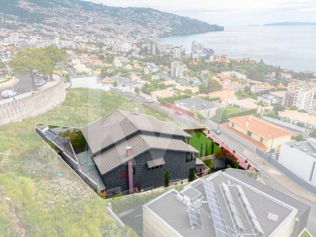 Moradia de Luxo com elevador, 4 quartos, totalmente mobilada. 446m² São Martinho