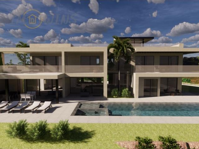 Moradia DE LUXO com piscina