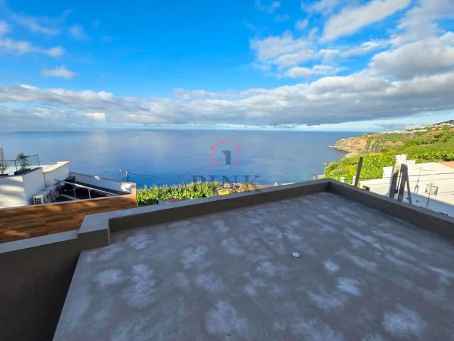 Moradia de Luxo com Piscina e Vista Mar T4 na Ribeira Brava