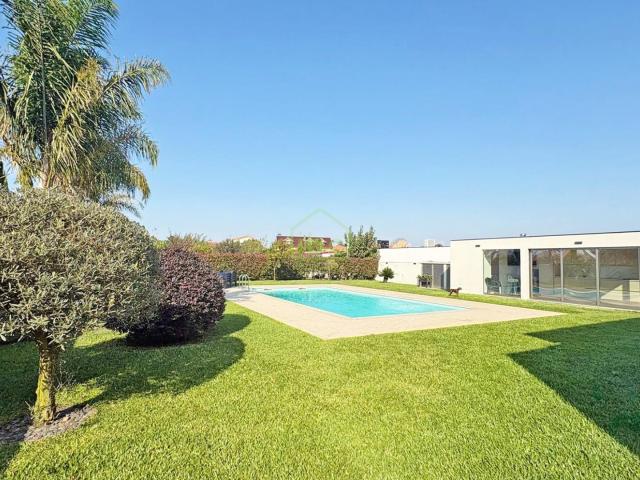 Moradia de Luxo com Piscina e Jardim | Póvoa de Varzim