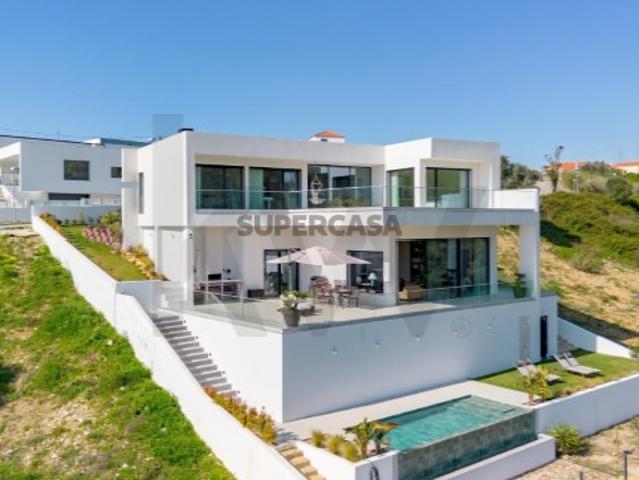 Moradia de Luxo com Piscina Infinita e Vista de Campo, próxima da Praia de Ribeira D’Ilhas, Ericeira