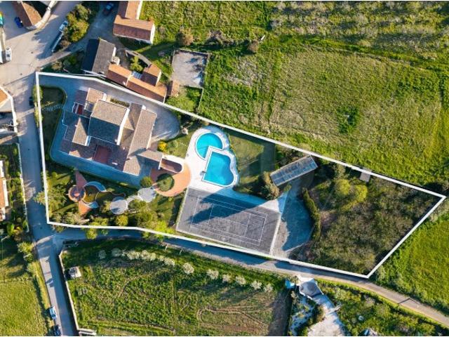 Moradia de Luxo com Piscina, Lago, Campo de Ténis e Licença de Alojamento Local