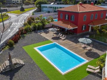 Moradia de Luxo com Piscina na Estrada Monumental – Funchal 242m² São Martinho