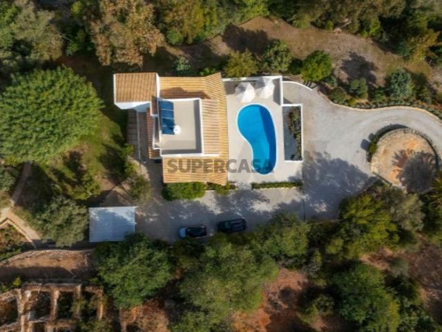 Moradia de Luxo com Vista Mar e piscina a 5 Minutos do Centro de Loulé