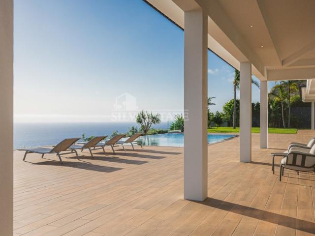 Moradia de Luxo com vista mar e Piscina em Arco da Calheta Madeira