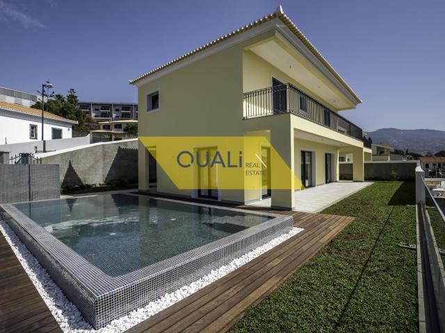 Moradia de Luxo com Vista Panorâmica no Funchal, Madeira 271m² São Martinho