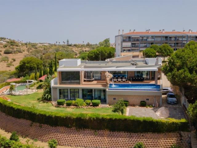 Moradia de Luxo com vistas desafogadas, Piscinas e Jardins. 626m² São Gonçalo de Lagos