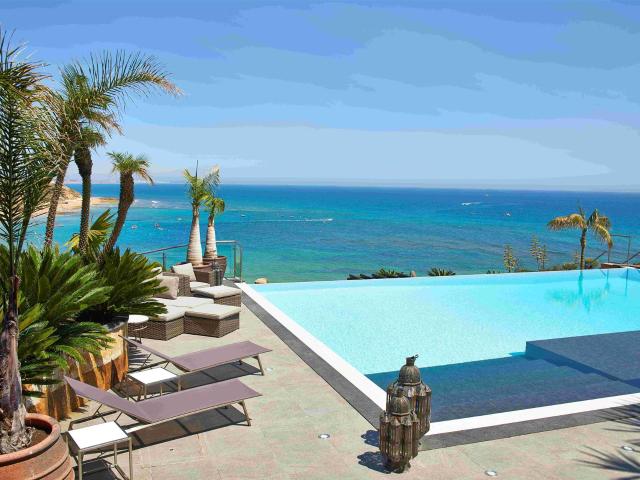 Moradia de Luxo com 180º de vista mar em localização soberb. 825m² Albufeira Olhos de Água