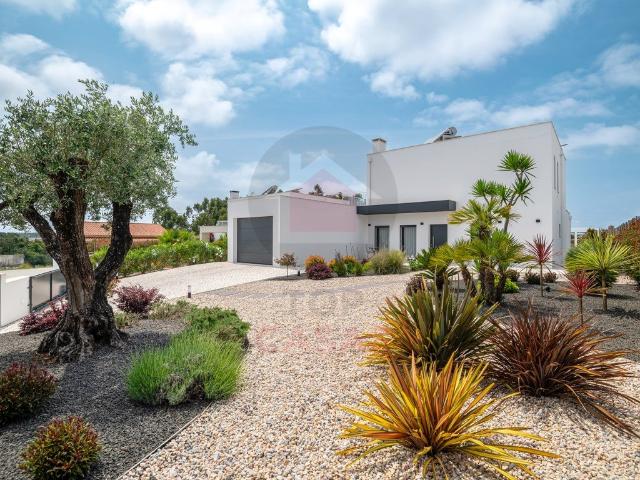 Moradia de luxo contemporânea com tecnologia de ponta, junto. 0m² Nadadouro