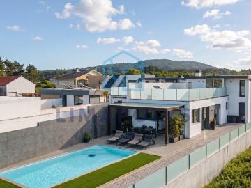 Moradia de Luxo a 400m da Praia