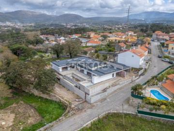 Moradia de Luxo em Construção