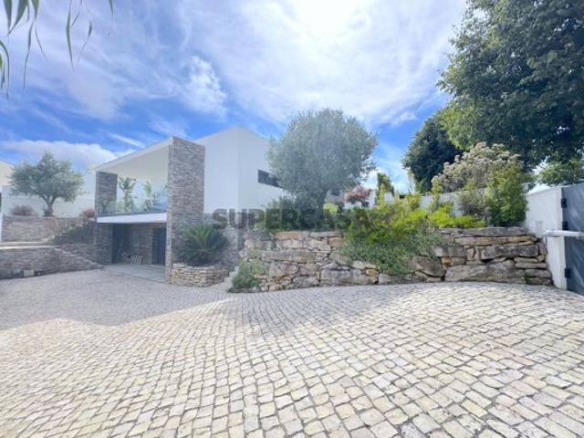 MORADIA DE LUXO EM CABRIZ, SINTRA