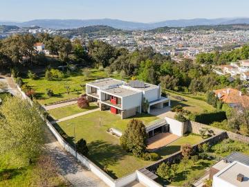 Moradia de Luxo em Braga, Norte de Portugal, com Vistas Pano. 400m² Nogueiró e Tenões
