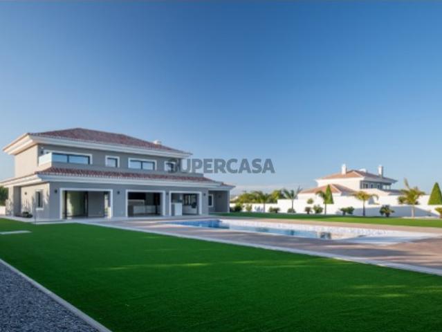 Moradia de Luxo entre o Boavista Golf e as Falésias de Lagos