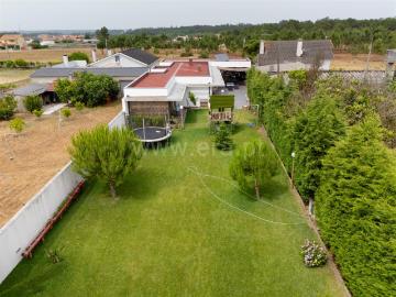Moradia de Luxo Espaço, Conforto e Privacidade 196m² Monte Real e Carvide