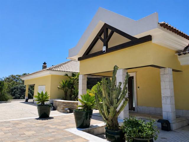 Moradia De Luxo Exclusiva Com 1.163 M2 E Terreno De 4.857 M2. 1163m² Queluz e Belas