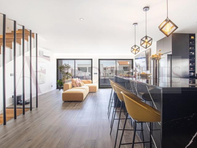 Moradia de luxo isolada com piscina aquecida, jardim e acabamentos premium