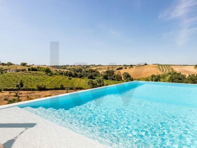 Moradia de luxo isolada com vista panorâmica a 15 minutos de Santarém
