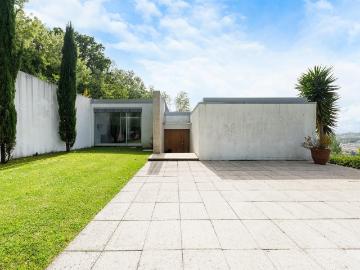 Moradia de Luxo na Encosta da Penha – Guimarães 401m² Costa
