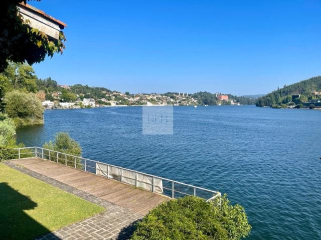 Moradia V4 Frente de Rio Gondomar Porto