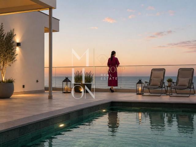 Moradia de Luxo T3 | Paul do Mar | Vista Mar, Piscina Aquecida e Tecnologia de Última Geração