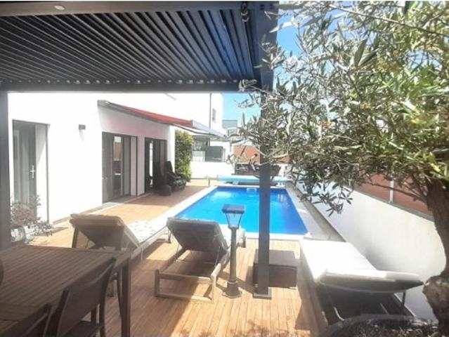 MORADIA DE LUXO T4 COM PISCINA AQUECIDA PERTO DE CALDAS DA RAINHA