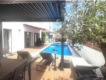 MORADIA DE LUXO T4 COM PISCINA AQUECIDA PERTO DE CALDAS DA RAINHA