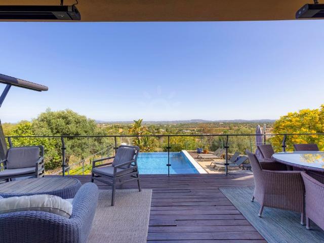 Moradia de Luxo T4 com Piscina Infinita e Jardim Paisagístic. 212m² Algoz e Tunes