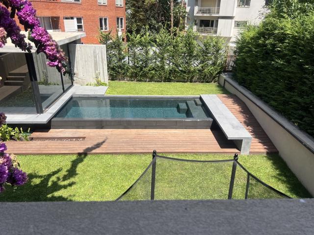 Moradia de Luxo T4 com Piscina — Próxima da Praia de Matosinhos