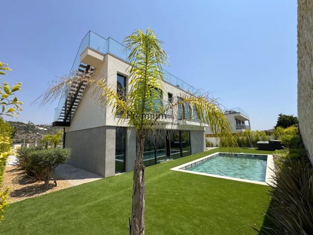Moradia de luxo T4 e piscina em Albufeira 180m² Albufeira e Olhos de Água