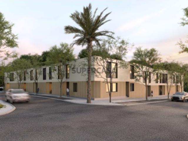 Moradia de Luxo T4 em Loulé | Arquitetura Contemporânea em Localização Premium