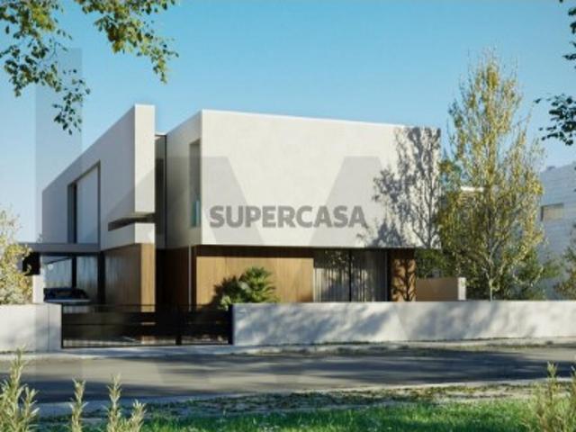 Moradia de Luxo T4 Isolada com Vista Lisboa