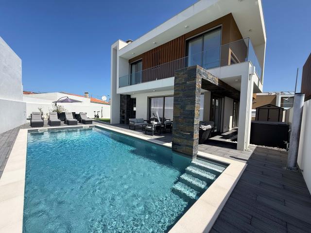 Moradia de Luxo T4 Salir do Porto €635.000 | Localização da praia | Propriedade por Calvin | ACPS