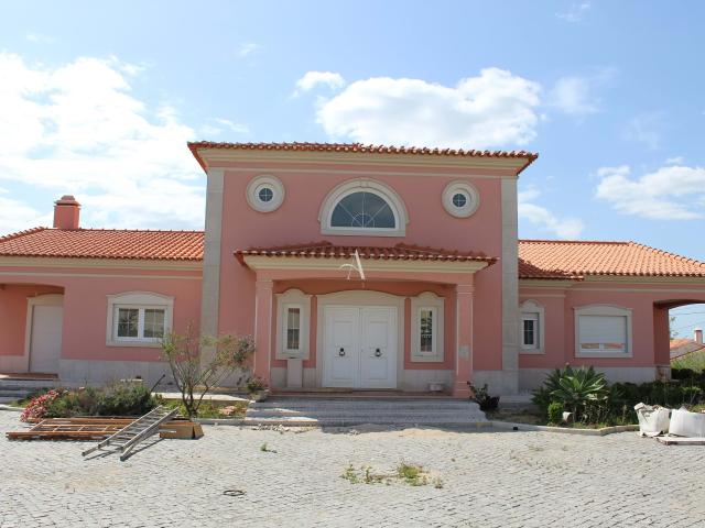 Moradia de Luxo T4 Perto de Óbidos €525.000 | Vistas do pomar | 2.100m² Terreno | Propriedade por Calvin | ACPS