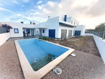 Moradia de Luxo T5 Isolada com Piscina e Garagem, em Azeitão