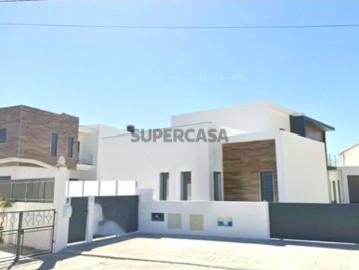 Moradia de Luxo T5 Isolada com Piscina e Garagem, em Azeitão