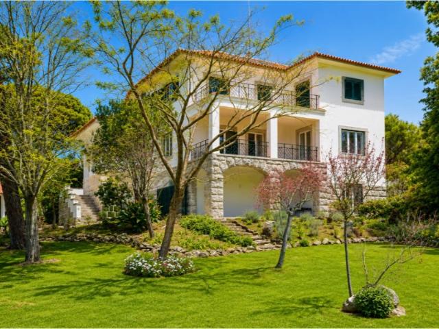 Moradia de Luxo T5 | Jardim Privativo e Piscina Aquecida | Junto ao Golfe do Estoril