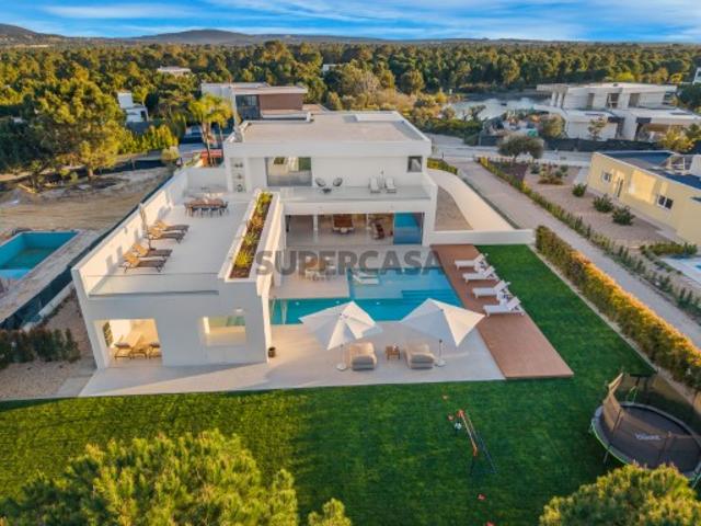 Moradia de Luxo T6 lote de 1810m2 piscina garagem jardim