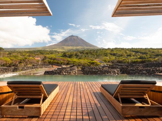 Moradia de Luxo Única Antiga Destilaria com Vista Deslumbrante para o Pico