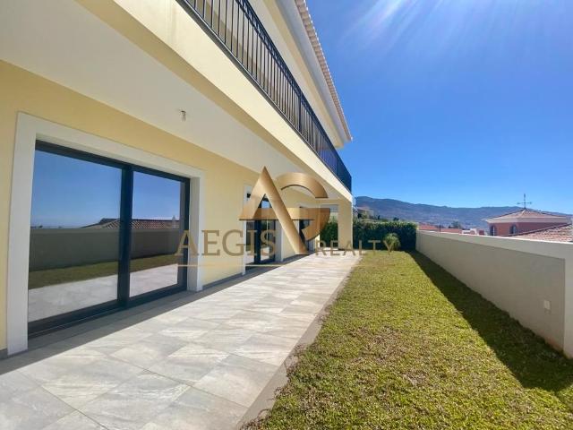 Moradia de Luxo V3 Vista Baía Funchal 344m² São Pedro Funchal