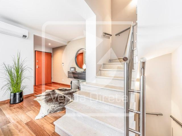 Moradia de luxo V4 com ROOFTOP, jardim e Churrasqueira, em Alcochete